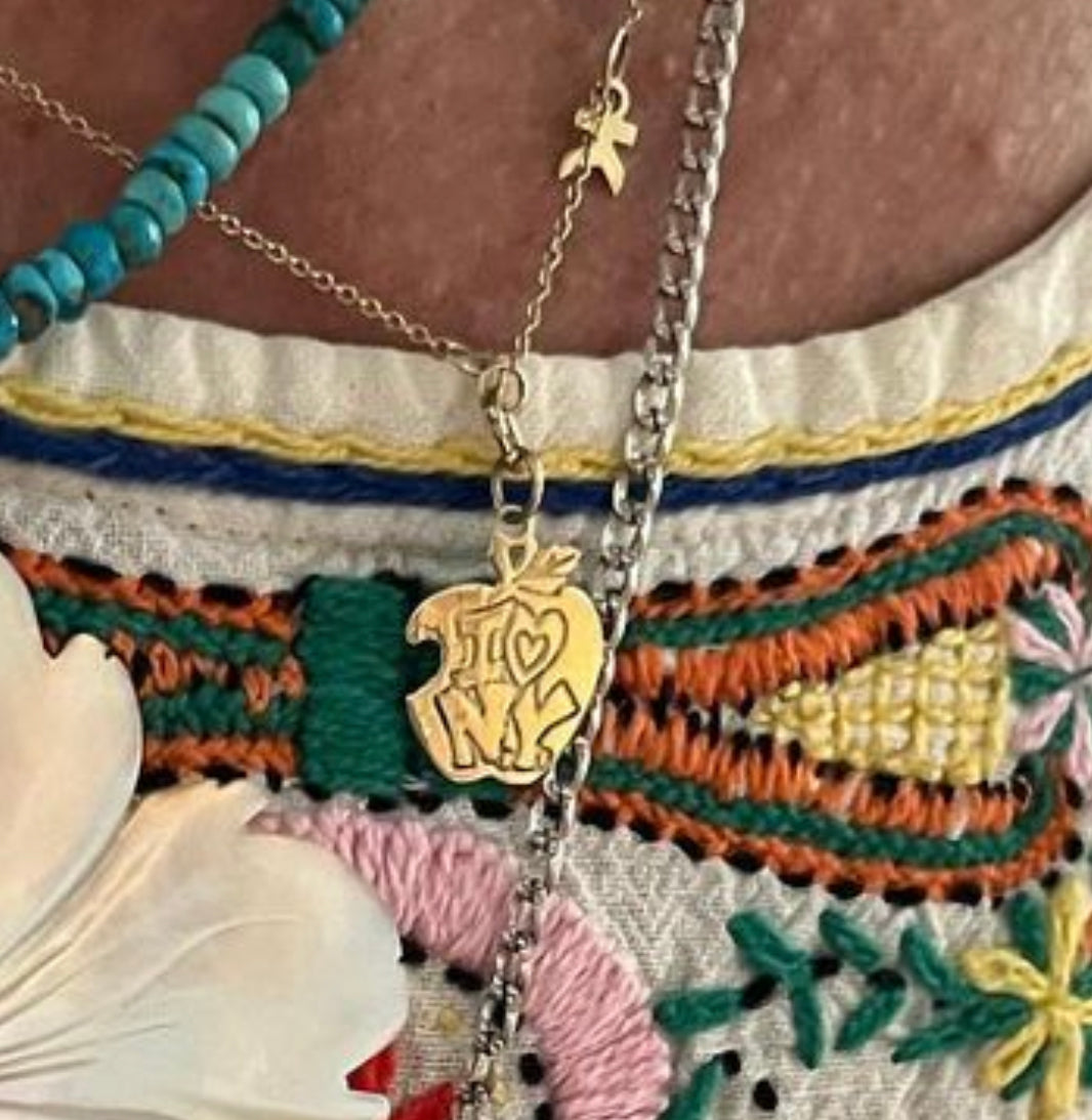 nyc grafitti apple charm